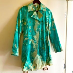 One of a kind tie dye banana republic raincoat small white turquoise blue artsy